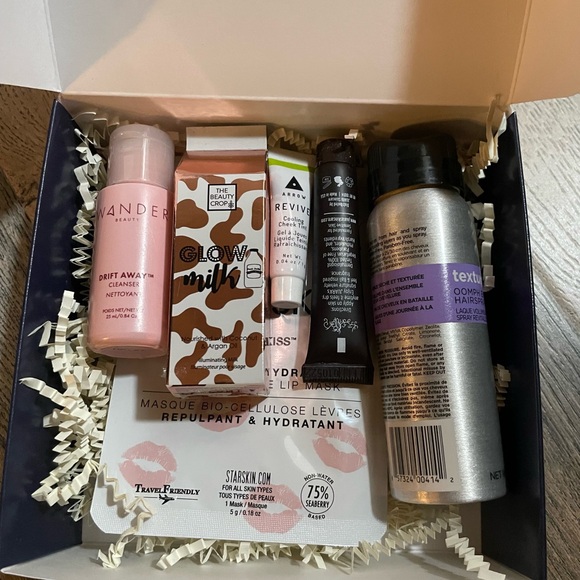 TCM Fest 2024 Birchbox Makeup Set - RARE - Picture 3 of 3